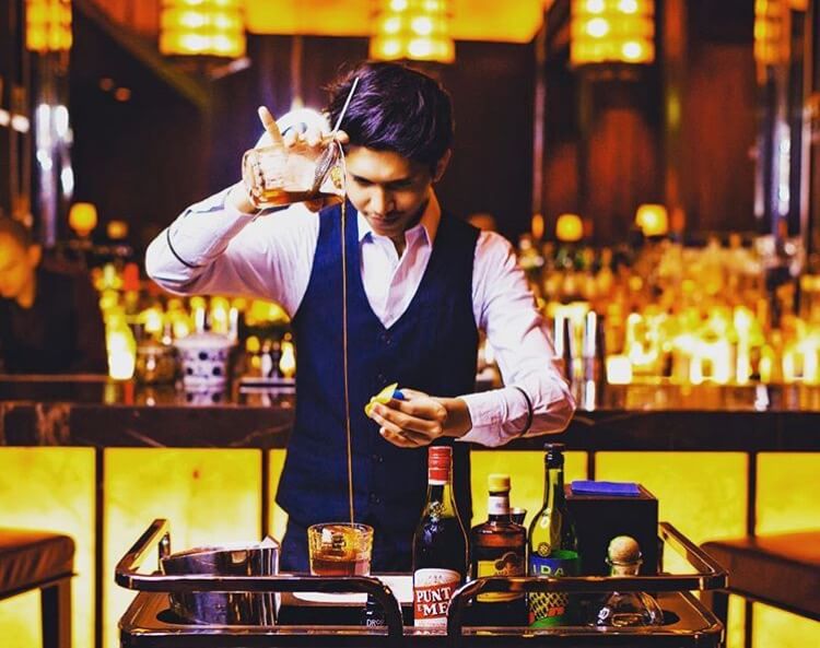 Erzal Stiawan, Keliling Dunia dengan Racikan Koktail